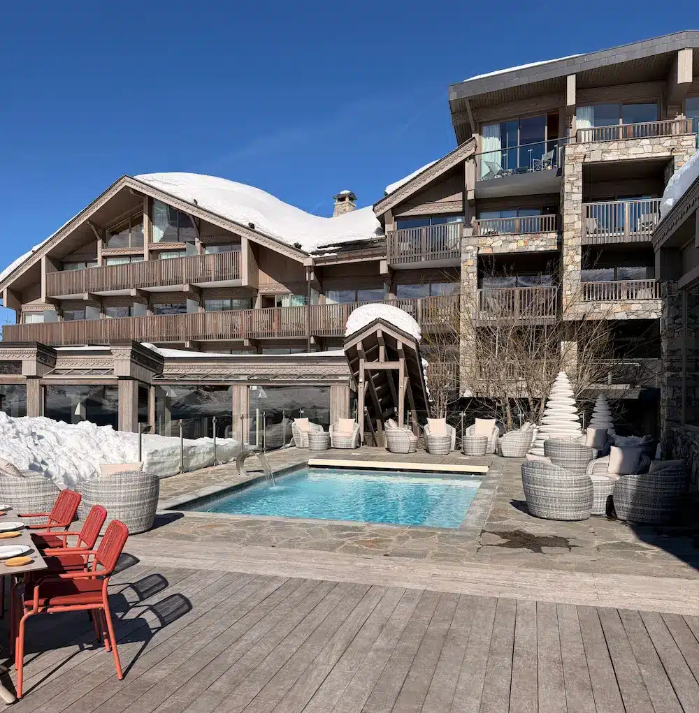 Luxury hotel in Courchevel with heated swimming pool